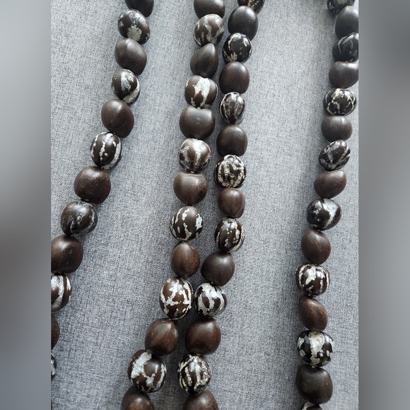 6 Hawaiian Necklaces - Picture 8 of 9